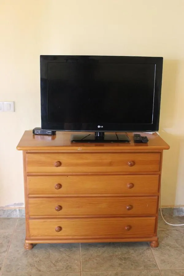 Апартаменты Comfortable 1-Bed Bungalow In Parque Holandes Ла-Олива